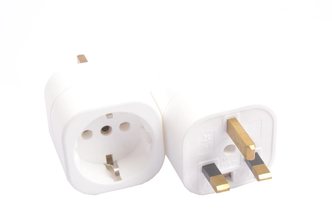 Adapter Schuko/MK