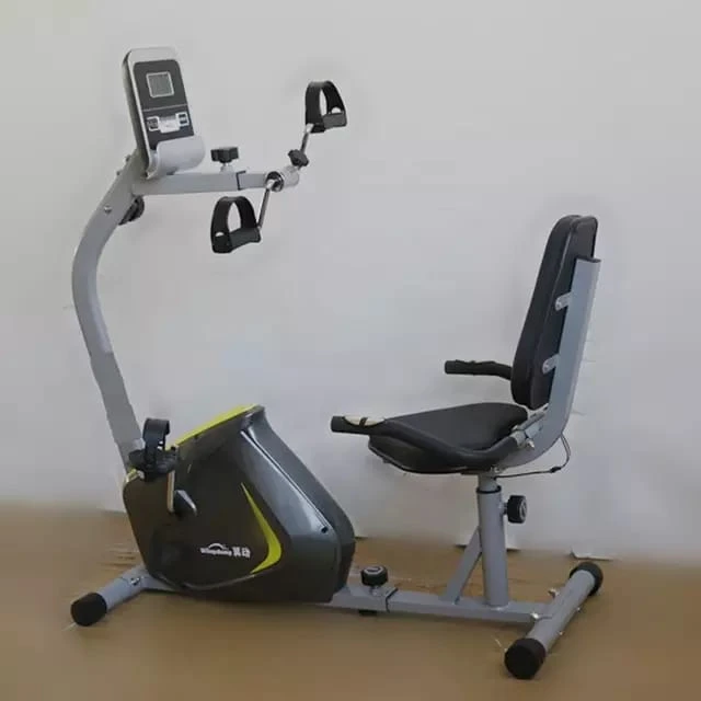 بسكليت مقعد مع تمرين يدين