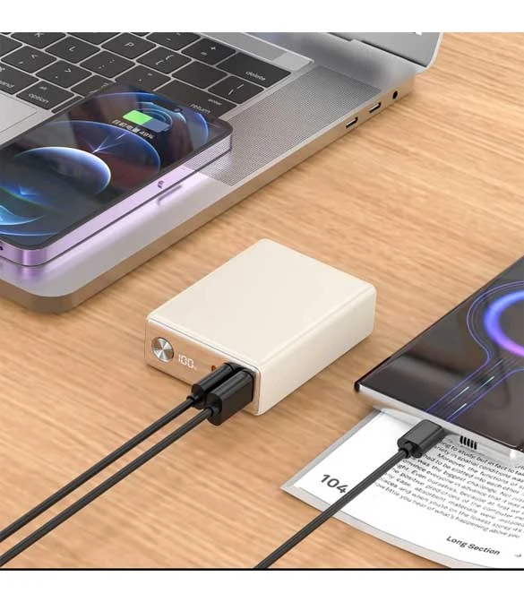 باور بانك WiWU White Wi-P006 Rock بسعة 20000 مللي أمبير مع شاشة رقمية LED