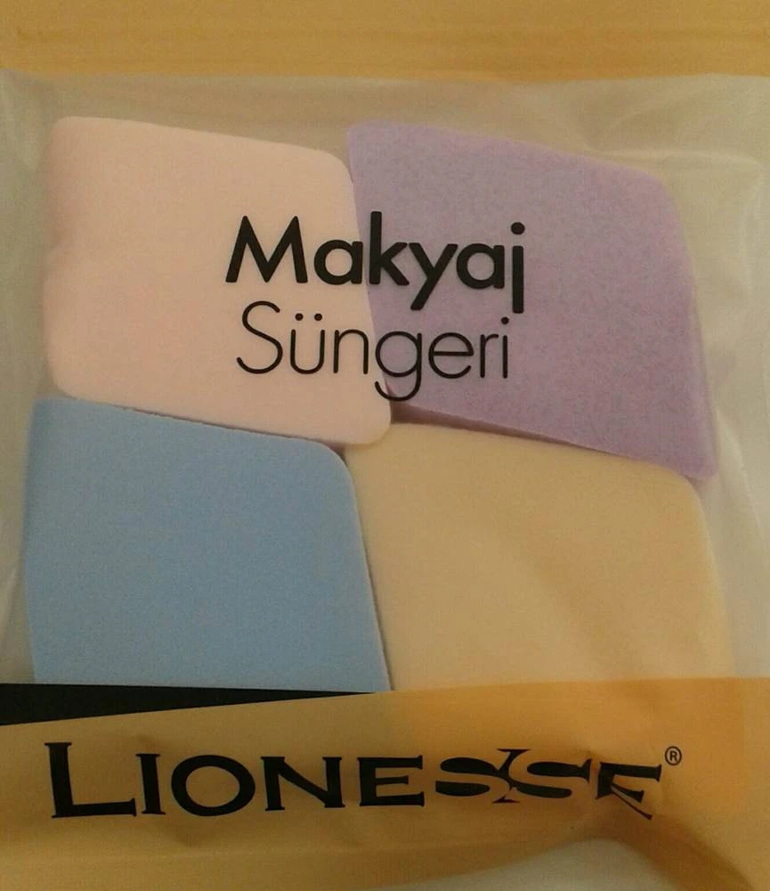 LIONESSE foundation sponge