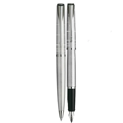 مجموعة أقلام حبر جاف ونافذة من Parker Latitude Icy Silver CT