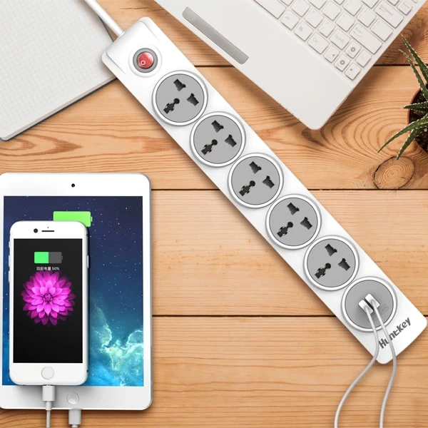 شريط طاقة عالمي من هانتكي بخمسة مقابس + 2 منفذ USB، سلك طاقة بطول 3 أمتار (SZN607) – قابس المملكة المتحدة