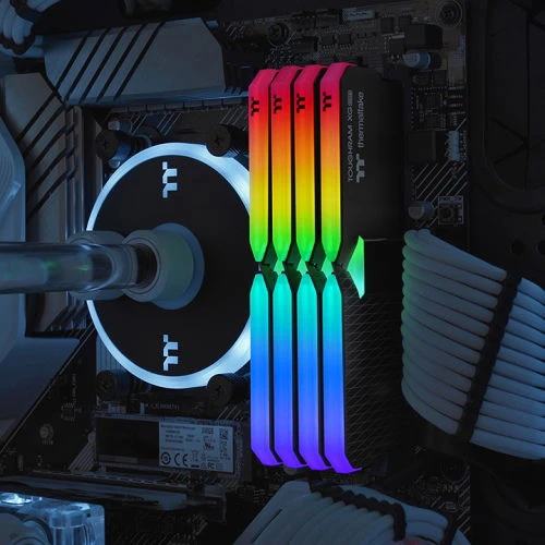 ذاكرة Thermaltake TOUGHRAM XG RGB DDR4 3600MHz 16GB (8GB x2) - أسود