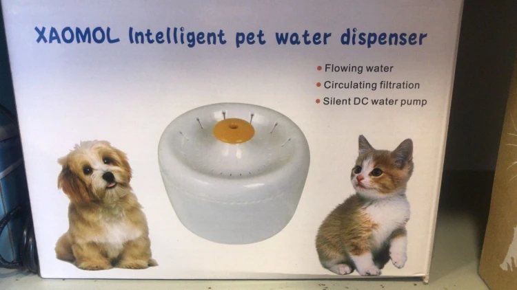 LED Water Fountain Water Dispenser for Cats, Dogs, Birds, 2.5L Night Light