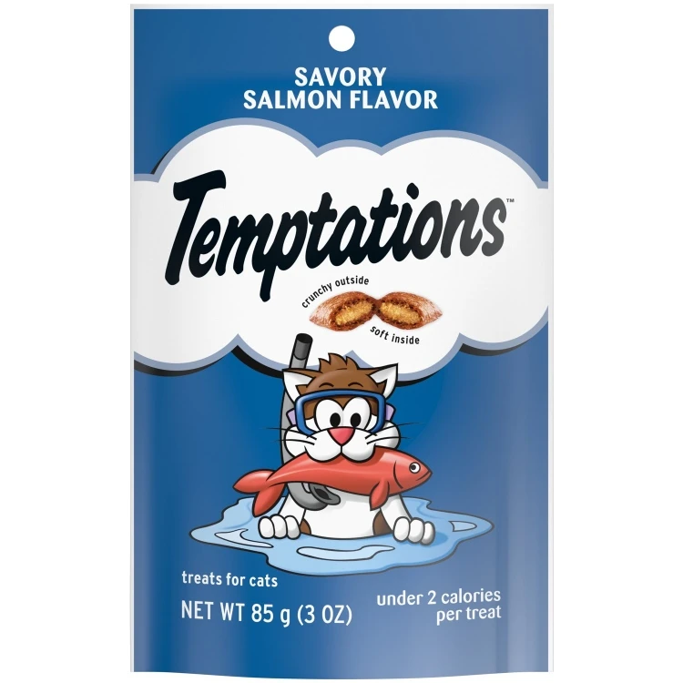 Classic cat treats with delicious salmon flavour