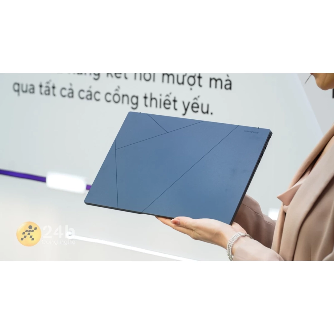 ASUS Zenbook 14 OLED (2024) UX3405 Intel Core Ultra 9 AI Boost NPU 16-Core مع شاشة تعمل باللمس OLED بدقة 3K بمعدل تحديث 120 هرتز وبطارية كبيرة