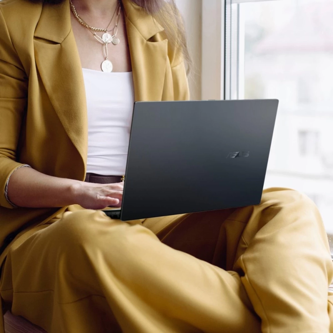 ASUS Zenbook 14 OLED (2024) Q425MA Intel Core Ultra 7 H-Serise قوي 16 نواة مع Intel® AI Boost NPU وشاشة OLED تعمل باللمس - رمادي