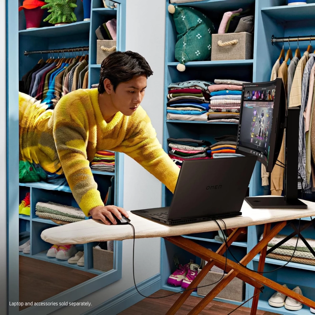 شاشة HP OMEN Ultrawide مقاس 34 بوصة بدقة QHD 2K وتردد 165 هرتز ووقت استجابة 1 مللي ثانية ونطاق ديناميكي عالي sRGB وDCI-P3 وFreeSync بنسبة 99% وحامل قابل لضبط الارتفاع ومكبرات صوت ثنائية مع منفذي HDMI 