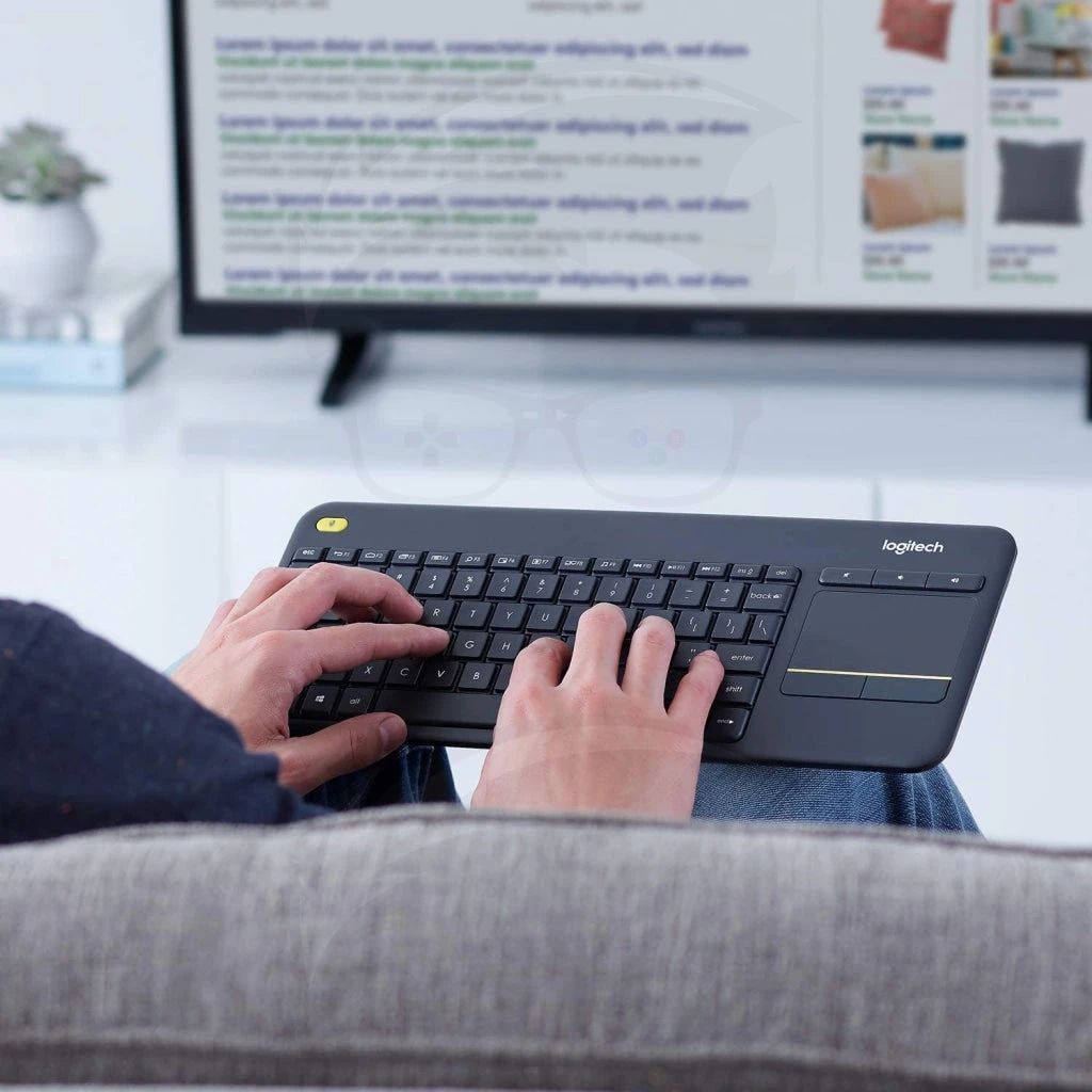 لوحة المفاتيح اللاسلكية Logitech K400 Plus التي تعمل باللمس