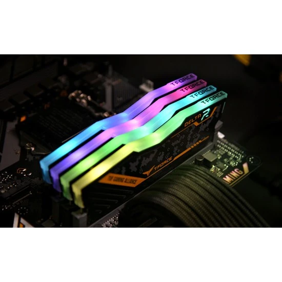 ذاكرة T-FORCE DELTA RGB DDR4 سعة 8 جيجابايت وتردد 3200 ميجا هرتز من TEAMGROUP