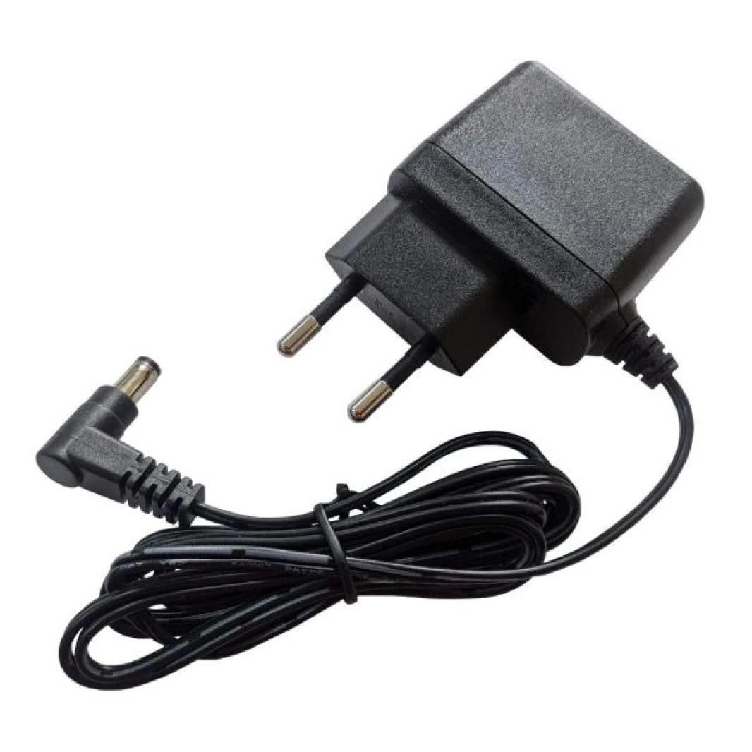 محول طاقة 5 فولت و1 أمبير من D-Link DPH-PW1/E للهواتف عبر الإنترنت