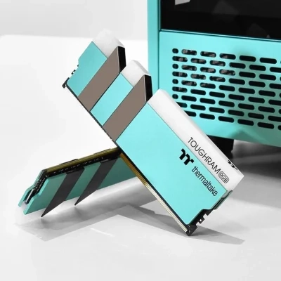 ذاكرة TOUGHRAM RGB DDR4 من THERMALTAKE 3600MHZ سعة 16 جيجابايت (8 جيجابايت × 2) - فيروزي