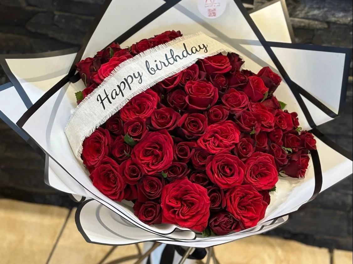 Birthday Bouquet – 180 Roses with Happy Birthday Sign