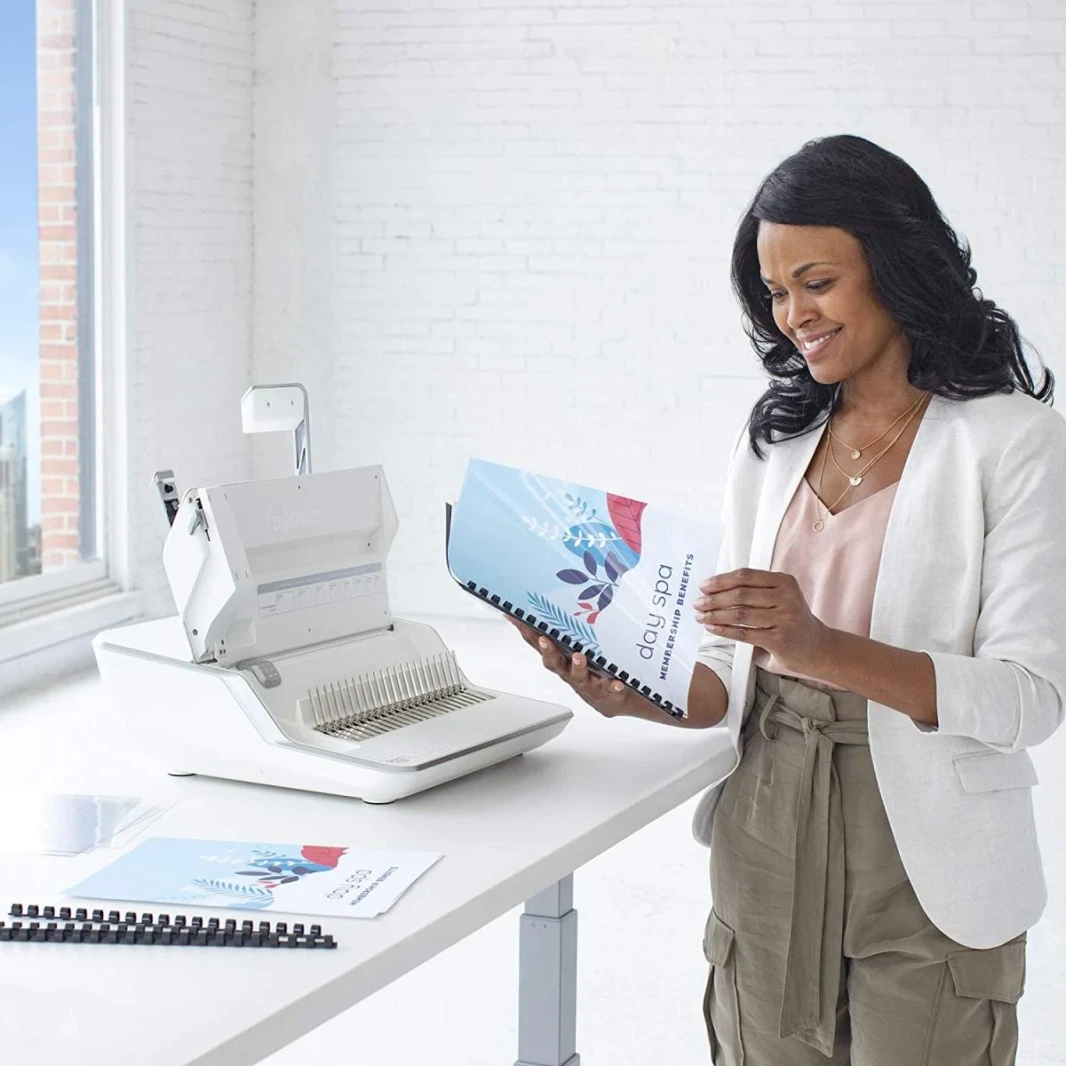 مركز تجليد Fellowes Lyra 3 في 1