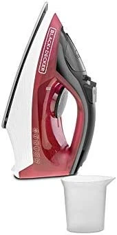 الحديد البخاري Black & Decker مع وظيفة مضادة للانحدار ، أحمر ، 1600 واط