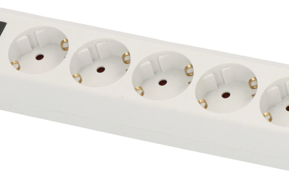 Electricity link 6 exits, length of 1.5 meters white