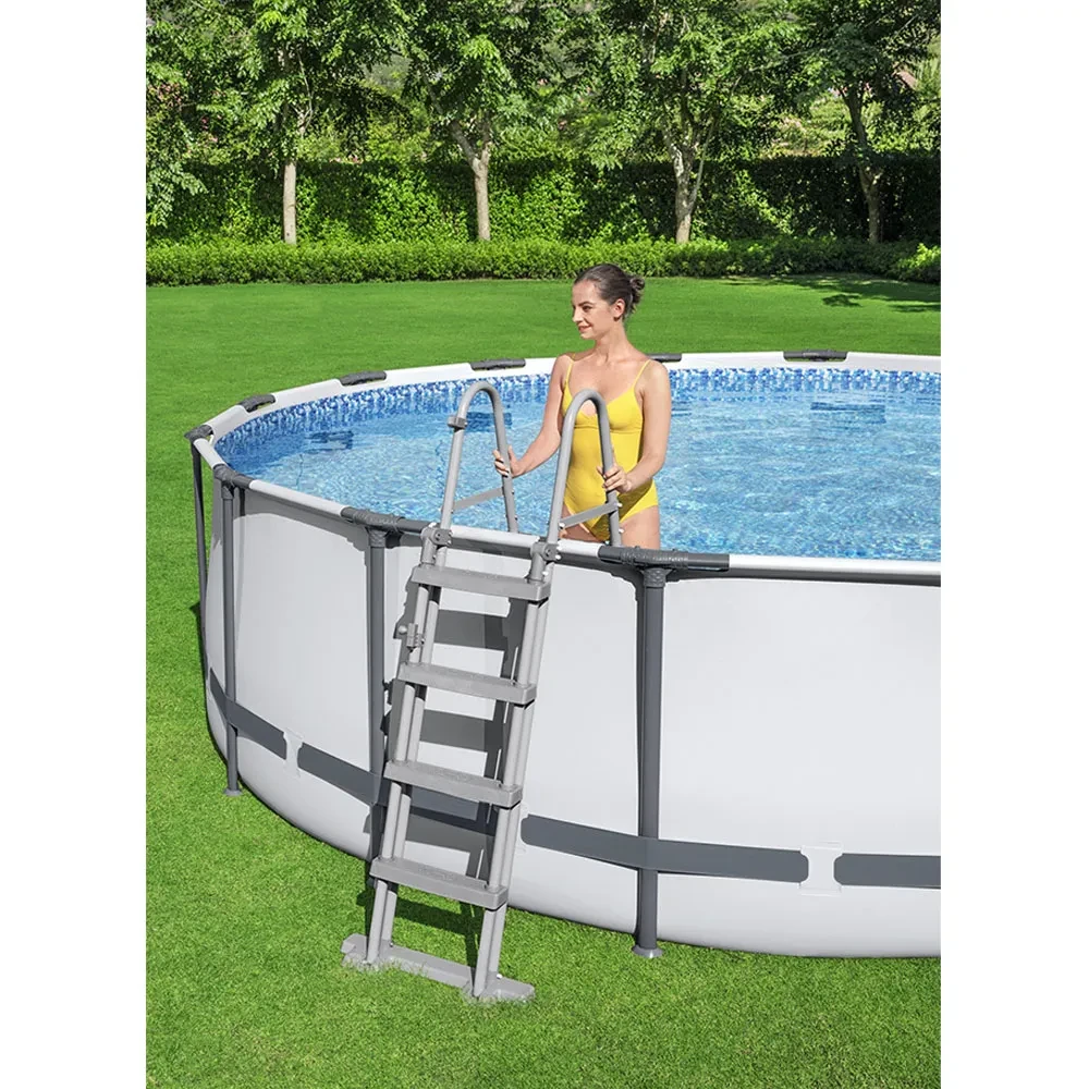 مسبح بإطار دائري