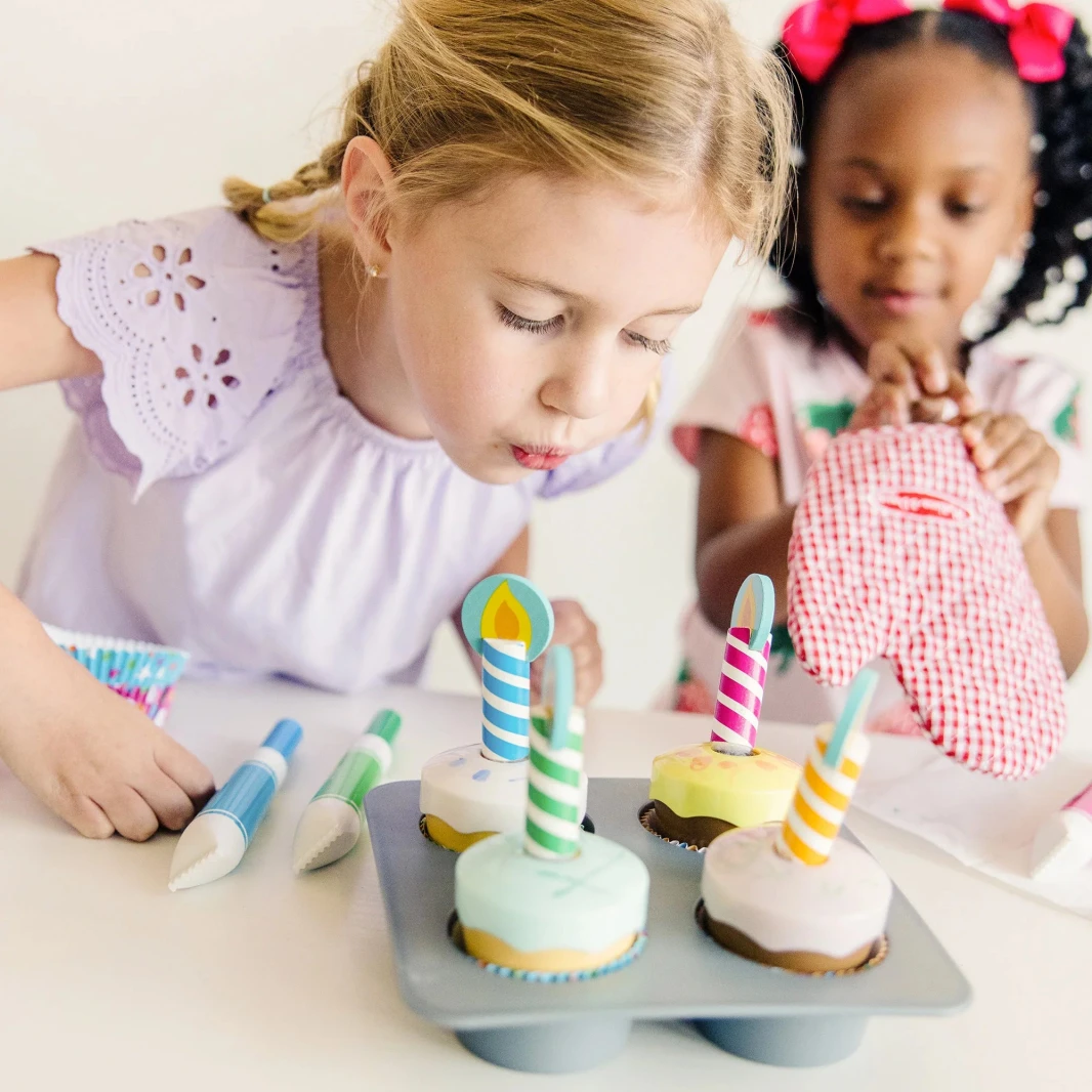 Melissa & Doug Bake & Decorate Cupcake Set