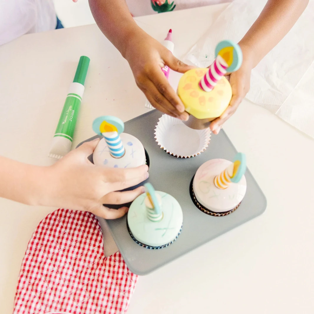 Melissa & Doug Bake & Decorate Cupcake Set