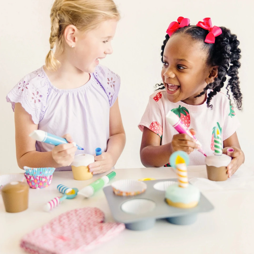 Melissa & Doug Bake & Decorate Cupcake Set