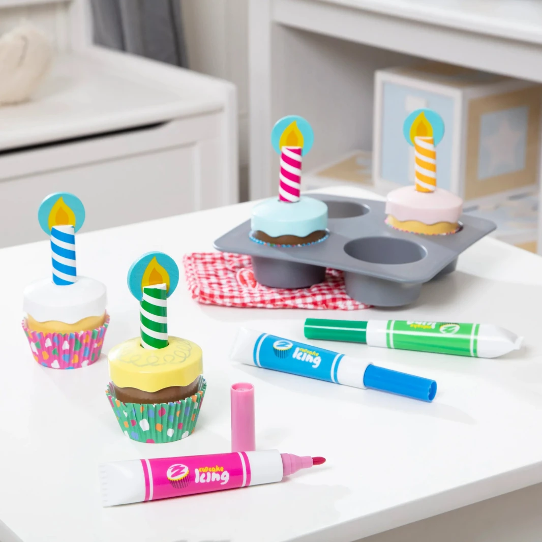 Melissa & Doug Bake & Decorate Cupcake Set