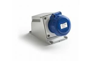 فاميتل ابريز صناعي ثابت 16 امبير 1 فاز 3بنFA24290 IP67 (2P+E)