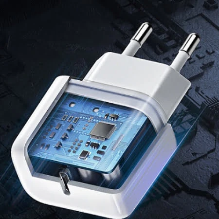ugreen mini usb-c wall charger {20w max / size / saface charging} 10220
