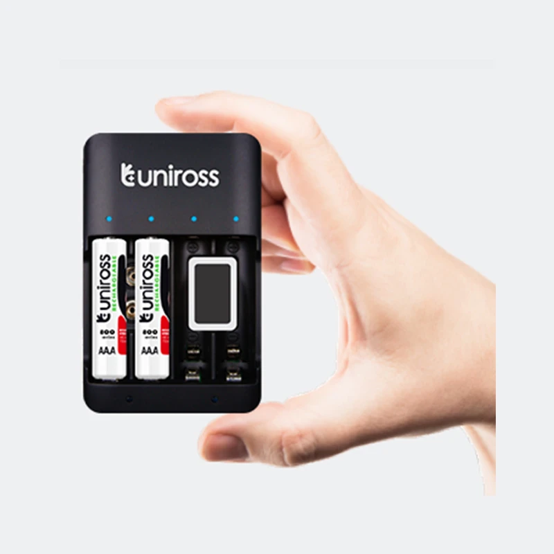 Uniross Super Super Compact Multi Battery Charger مع بطاريات 4X AA (2000 MAH) NIMH القابلة لإعادة الشحن [UCU004A]