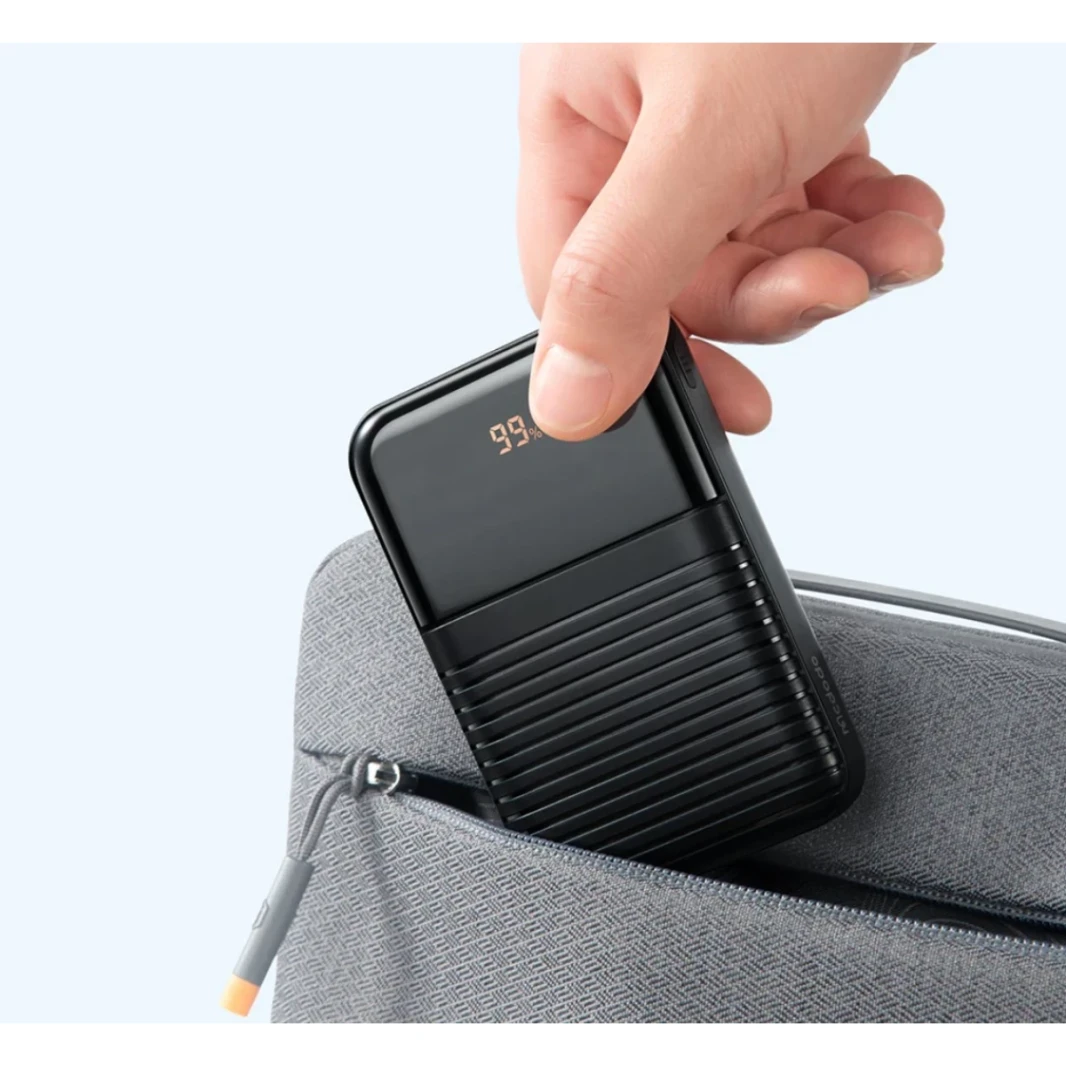 McDodo MC -5851 10000MAH Power Bank مع عرض رقمي 22.5W - أسود