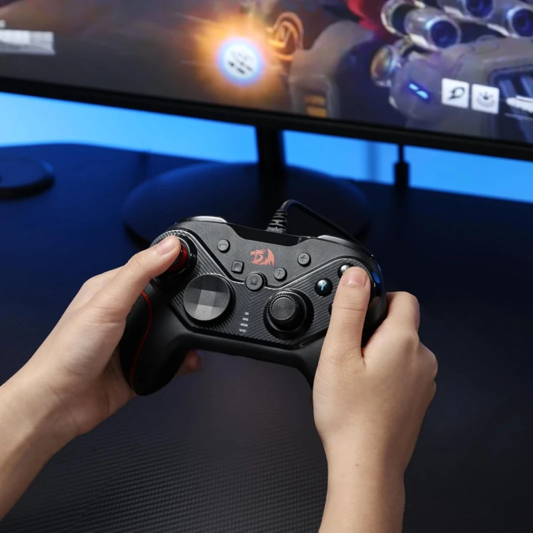Redragon G710 Wired Gaming Controller - محركات الاهتزاز المزدوجة ، الزناد السريع ، التصميم المريح ، 4 مفاتيح قابلة للبرمجة ، وحدات الماكرو القابلة للتخصيص ، مرتفعات عصا التحكم القابلة للتعديل - العمل لجهاز الكمبيوتر & Android & NS - الأسود