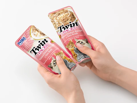 Soup for cats with chicken and tuna flavor