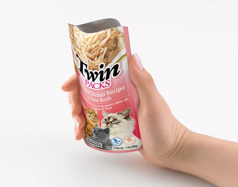 Soup for cats with chicken and tuna flavor