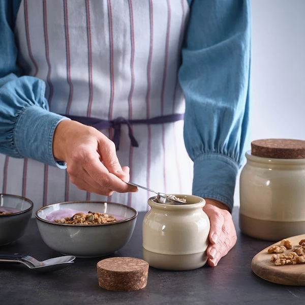 برطمان بغطاء, بيج,