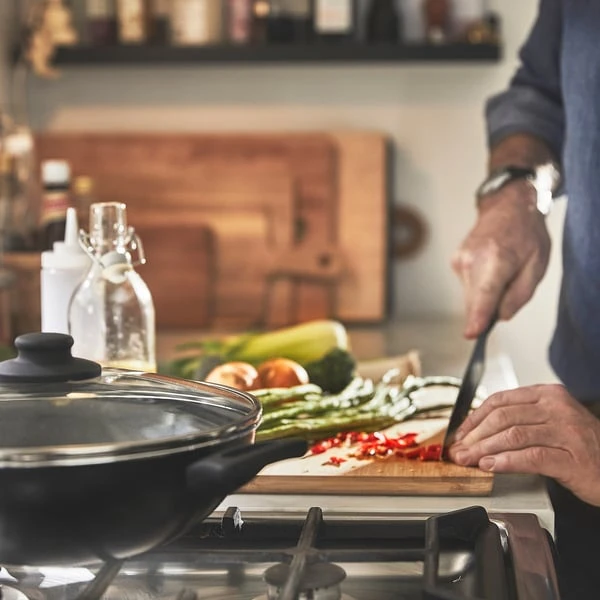 Wok with lid, non-stick coating black,