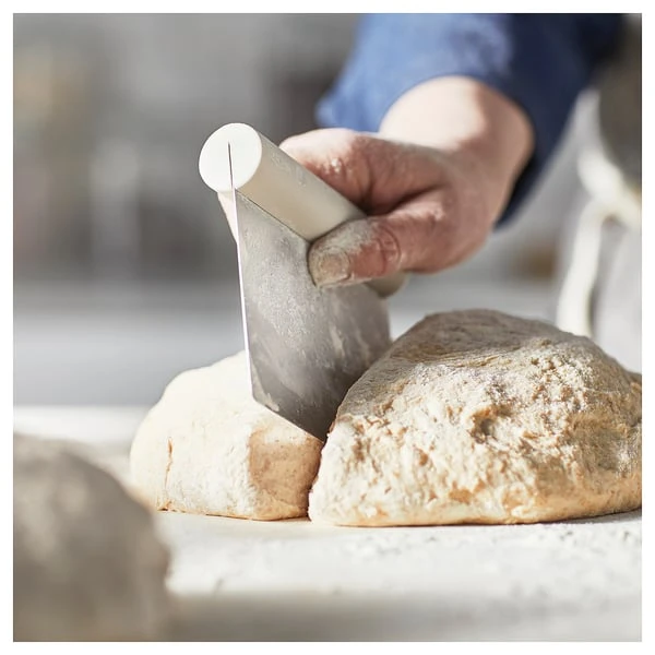 Dough cutter