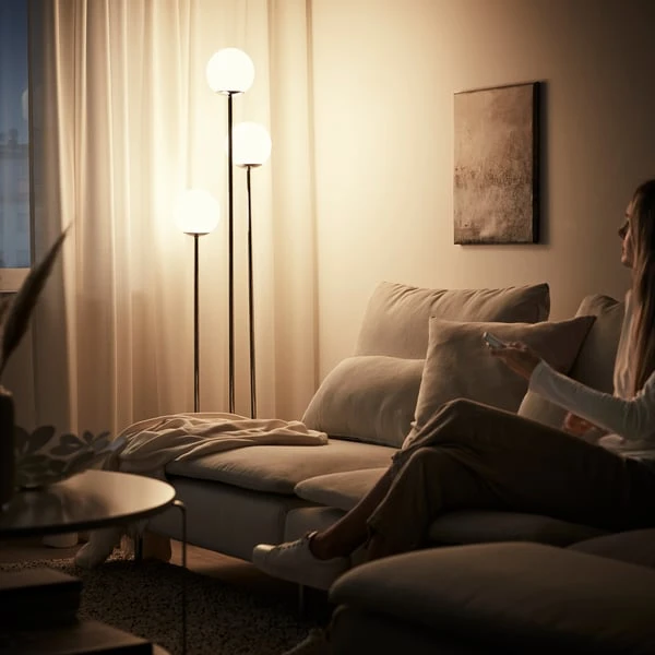 لمبة LED E14 470 لومن, قابل للخفت لاسلكي طيف أبيض/نجفة أبيض أوبال